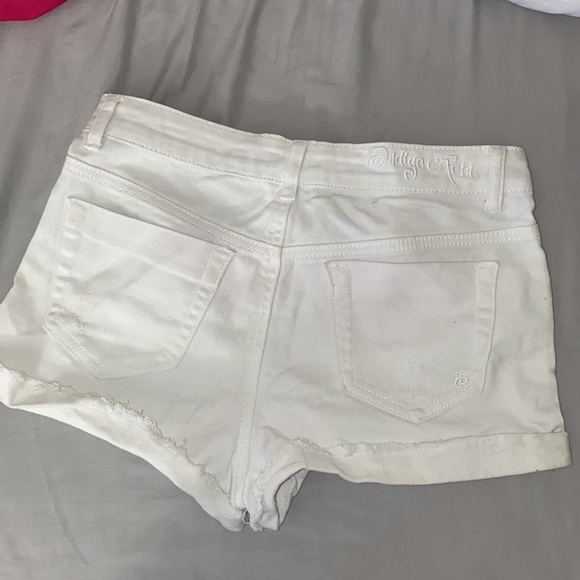 Shorts 🩳 - Picture 2 of 2